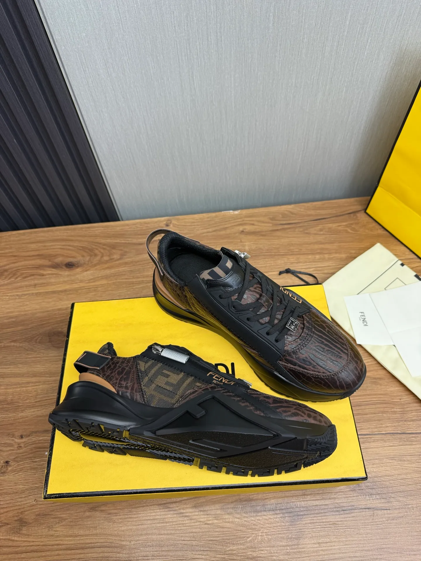 Men's men's shoes 💰620💰 Fendi [Fendi] hot style is on the market 🔥Fashionable casual men's shoes 🔱 Made of original brand fly-knit fabric. Original cowhide + breathable mesh lining + sheepskin feet, perfect shape, top quality, you deserve it 🔜Original rubber outsole, ultra-light, non-slip and wear-resistant 👣 Standard size 38-44
